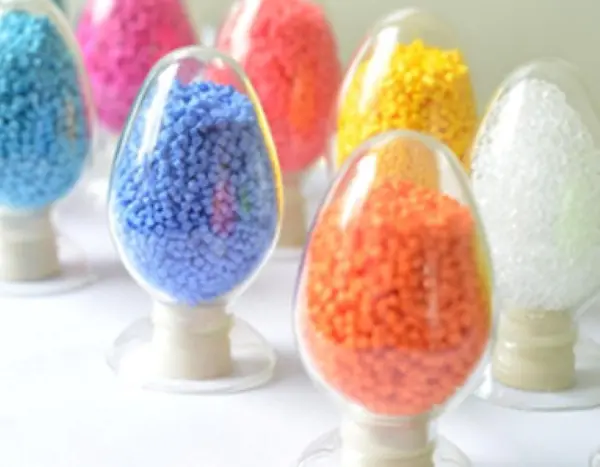 Kateri material je primeren za enkapsulacijo TPE z ABS? Katere dejavnike je treba upoštevati?